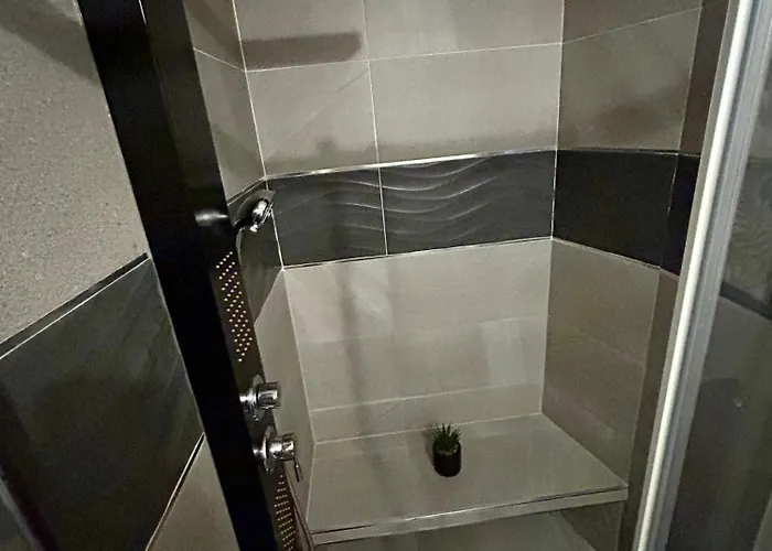 Vip - Parking Gratis - 2 *